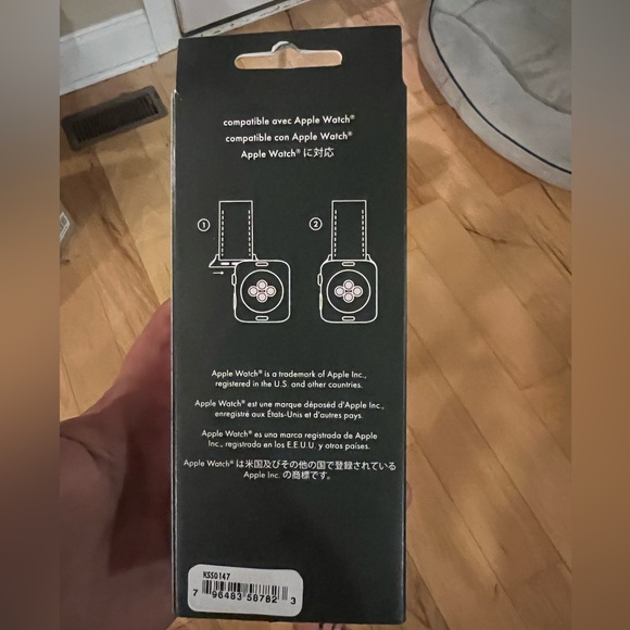 Kate Spade Apple Watch Band New in Box Fits 38/40/41 mm - Picture 3 of 3